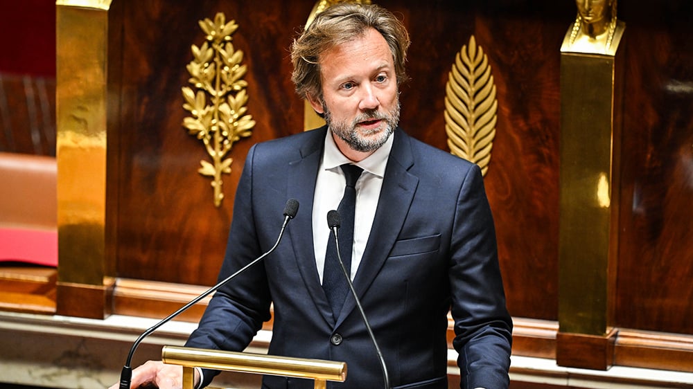 Boris VALLAUD à l'occasion d'une session extraordinaire du Parlement le 8 septembre.