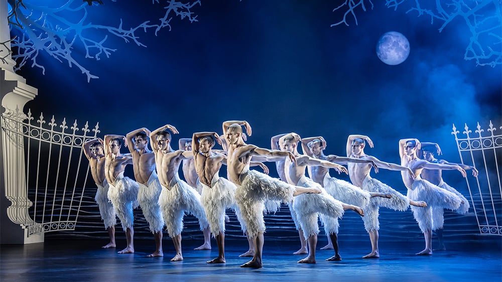 « Swan Lake », mis en scène et chorégraphié par Matthew Bourne.