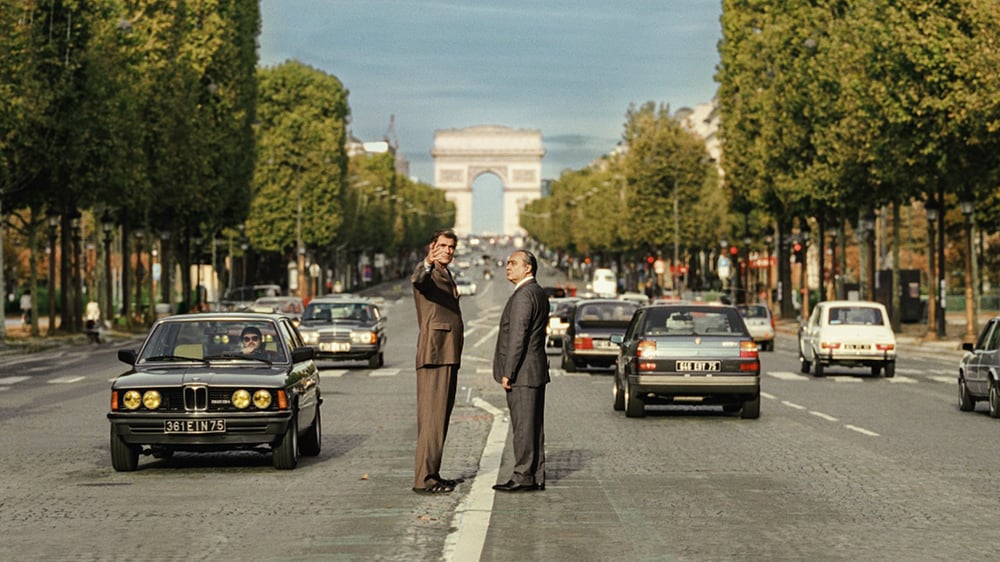 « L’Inconnu de la Grande Arche », de Stéphane Demoustier, avec Claes Bang, Michel Fau, Xavier Dolan, Swann Arlaud, Sidse Babett Knudsen. 1 h 46. Sortie mercredi.