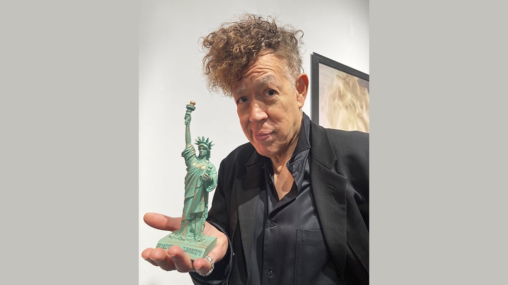 Andres Serrano à la Galerie Obadia le 13 novembre 2025. © LTD