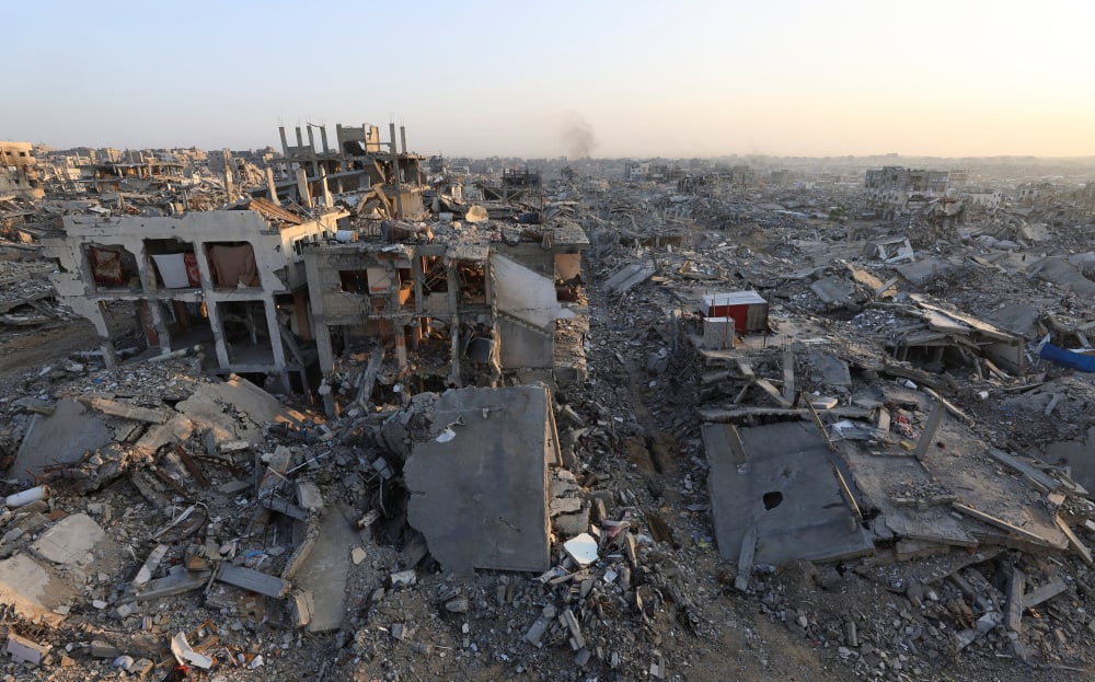 Des décombres et des bâtiments endommagés à Gaza.