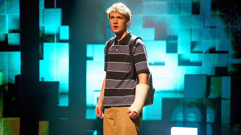 Cher Evan Hansen, au Théâtre de la Madeleine du mercredi au samedi à 20 heures et le dimanche à 15 heures, jusqu’au 4 janvier. Durée : 2 heures.