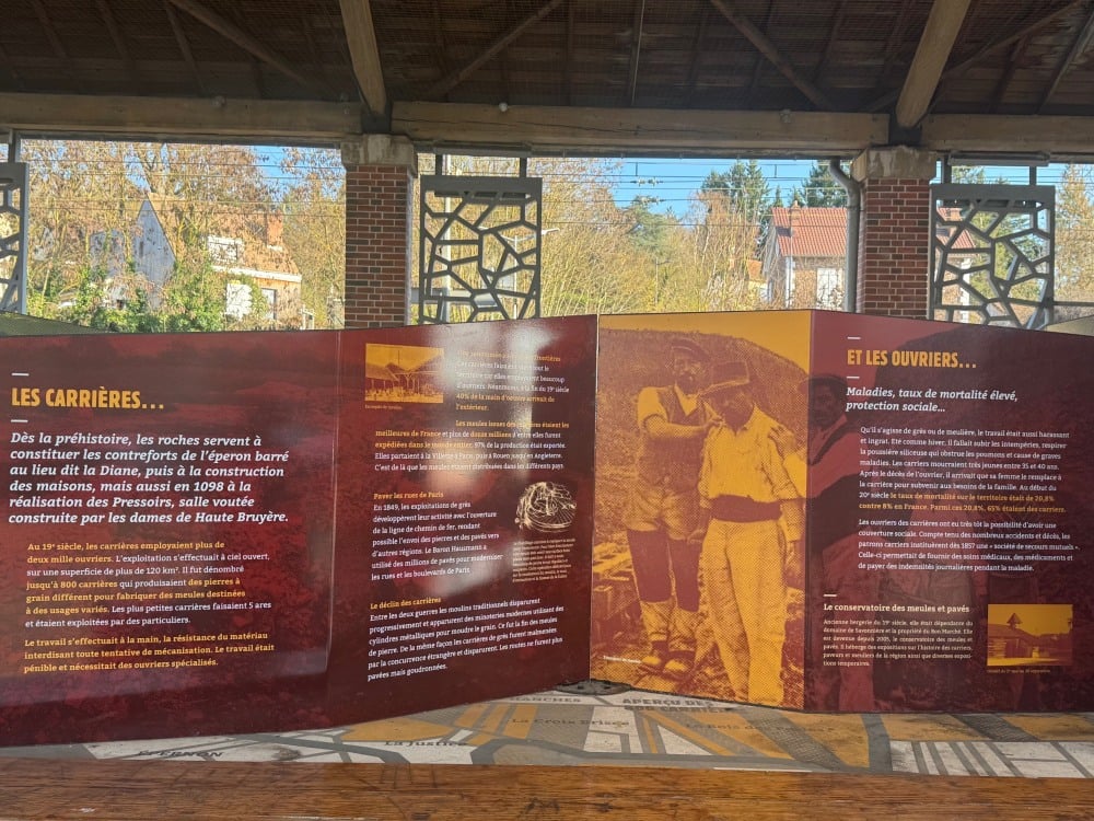 À la gare d’Épernon, où une exposition retrace l’histoire des carrières du Val Drouette