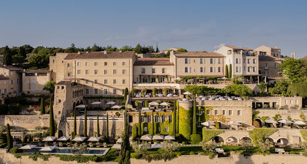 La façade de l'hôtel La Bastille de Gordes.