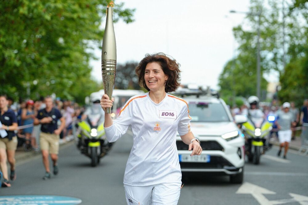 Christel Heydemann, la patronne d’Orange, a porté la flamme olympique en 2024.