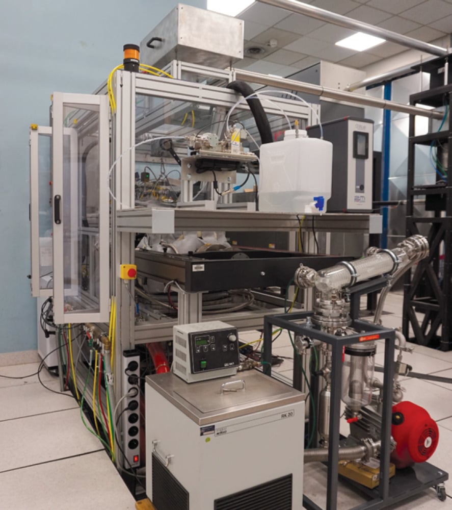 Le banc Simba, qui permet de coupler des sollicitations thermiques et mécaniques, à très haute température, au moyen d’un laser capable d’aller au-delà de 2 000 degrés C°.