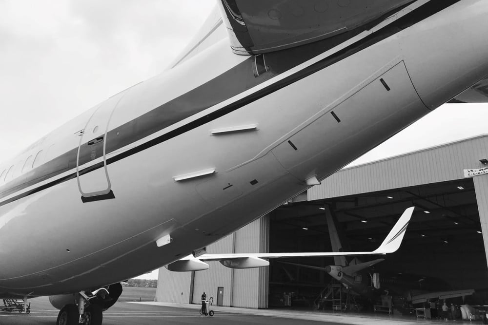 Au premier plan, les finlets qui améliorent l'écoulement de l'air.