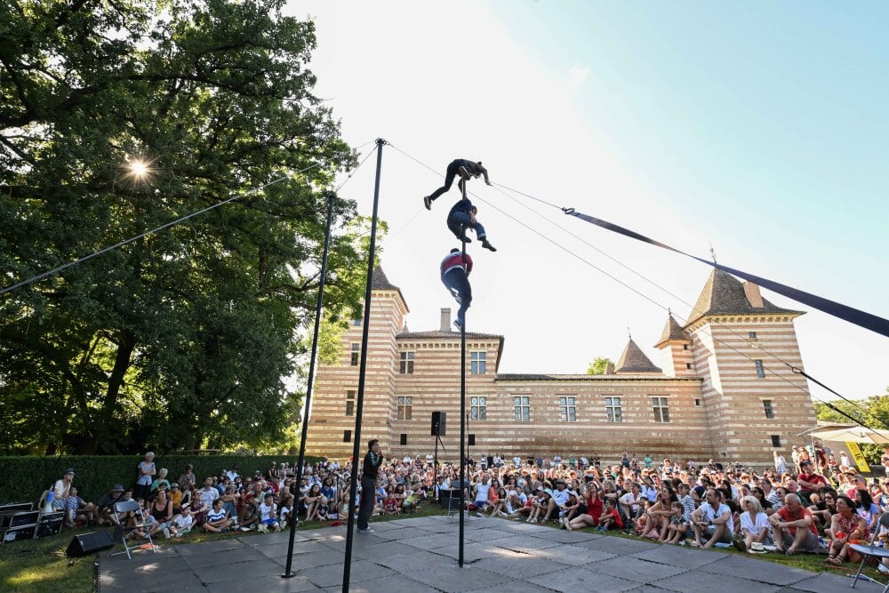 Laréole- 31 notes d'été Spectacle Cirque entre nous Château de Laréole