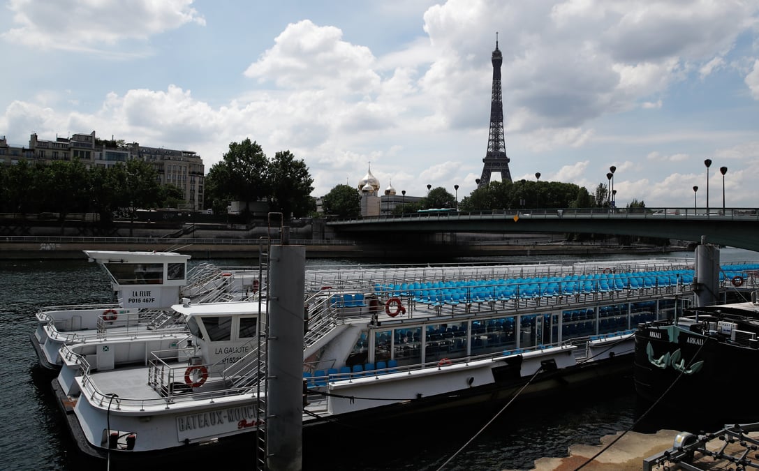 Les parisiens redecouvrent leur ville sans touristes