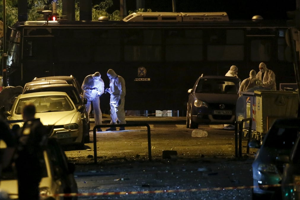 Explosion d’une bombe visant les bureaux du patronat grec a athenes