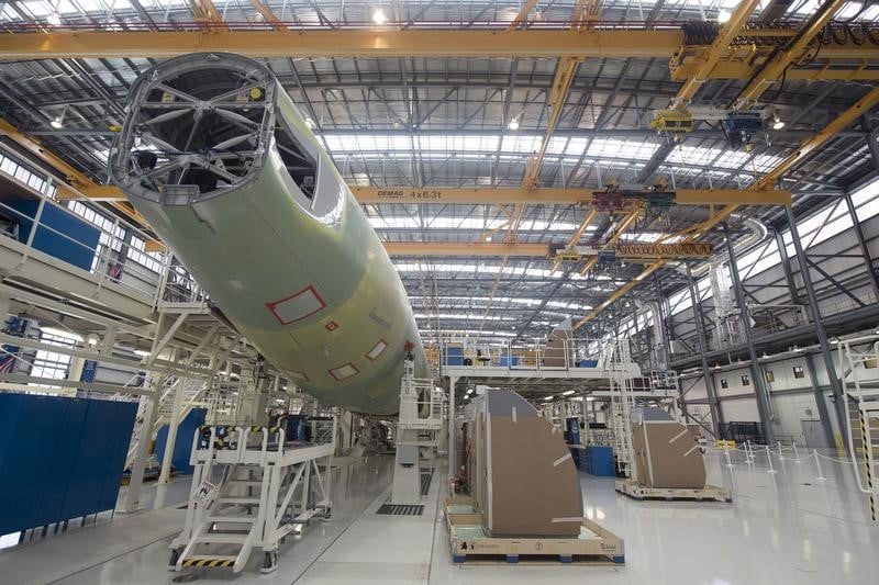 Un temps clement a pese sur la production industrielle americaine