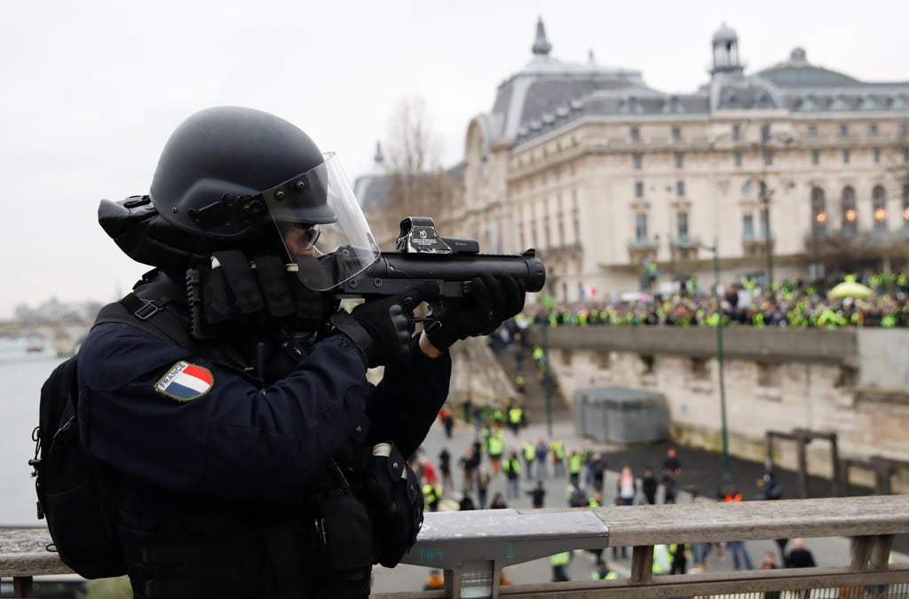 Le conseil d'etat valide l'usage des lanceurs de balles de defense
