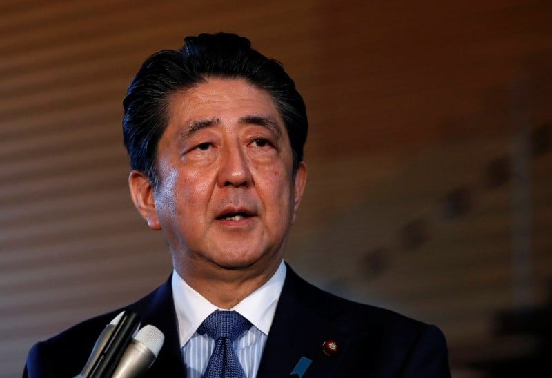 Abe n'ira pas au proche-orient, en europe