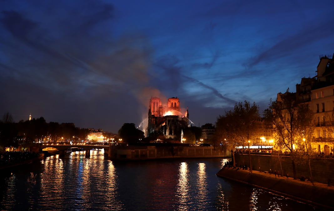 Tours et structure de notre-dame semblent sauvee