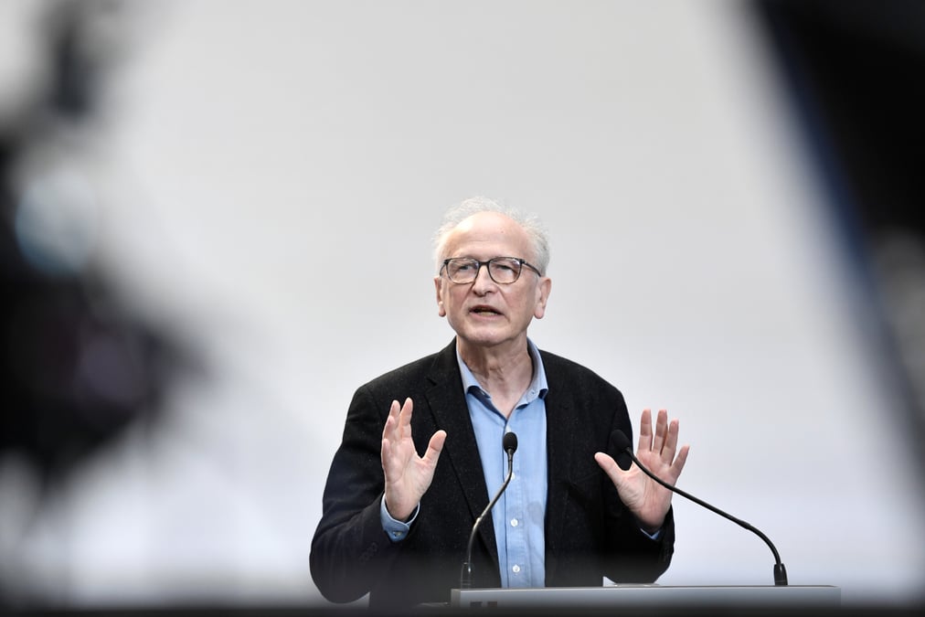 Coronavirus: la validation du vaccin d'astrazeneca n'a pas ete precipitee, dit fischer