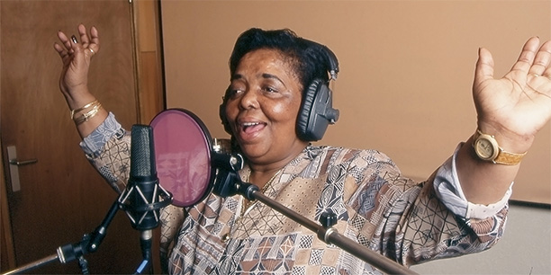 CESÁRIA ÉVORA © PIERRE RENÉ-WORMS