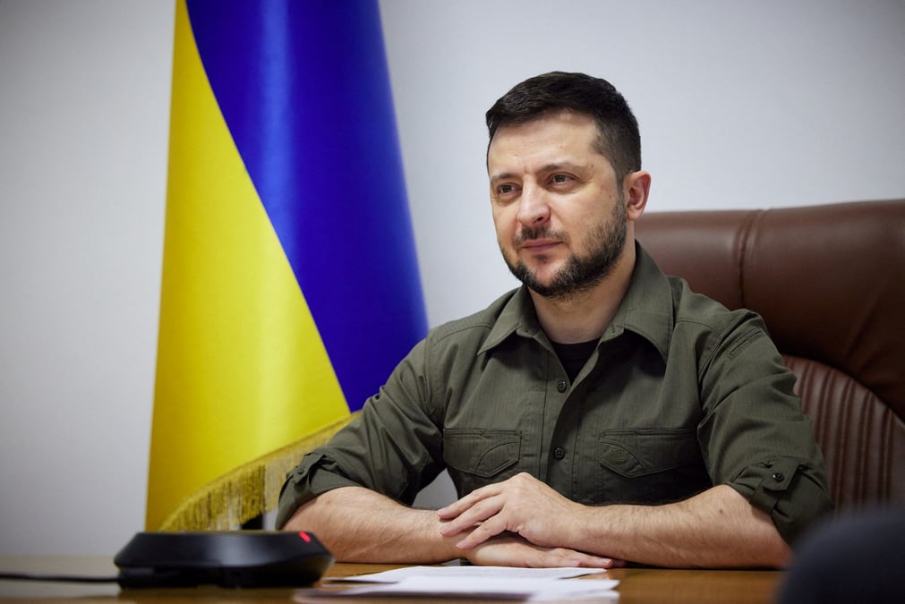 Zelensky participera virtuellement au sommet de l'otan, rapporte interfax