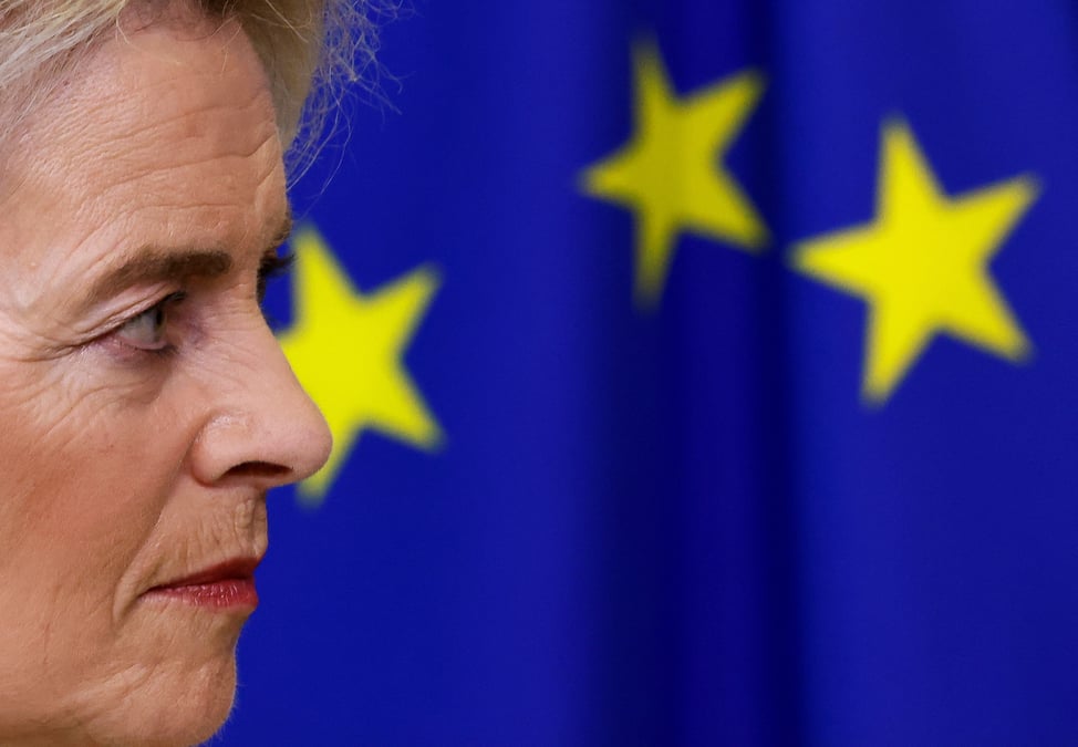 La presidente de la commission europeenne, ursula von der leyen, s'adresse aux medias a bruxelles