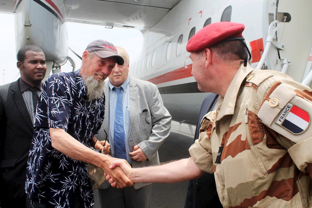 L'otage neerlandais libere lundi par les forces francaises est arrive a bamako