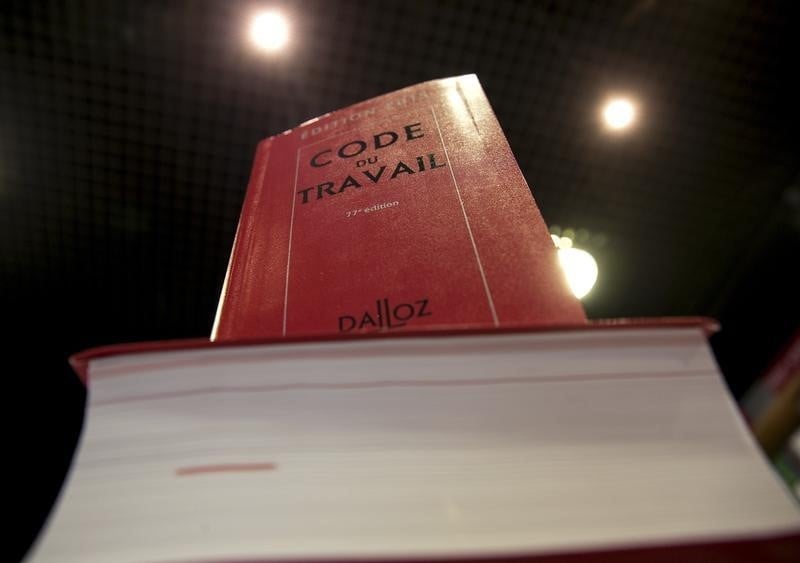 Le gouvernement exclut de revenir sur les principes de l'article 2  de la loi travail