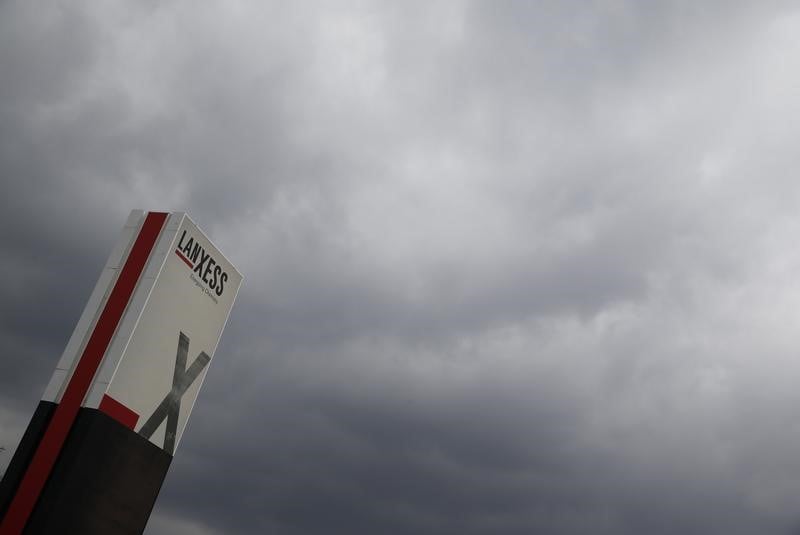 Lanxess chute en bourse, les previsions a moyen terme decoivent