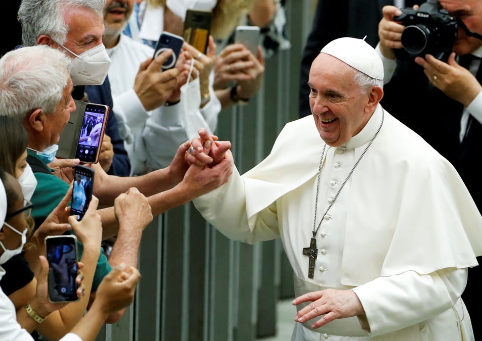 Le pape reprend graduellement le travail, annonce le porte-parole du vatican