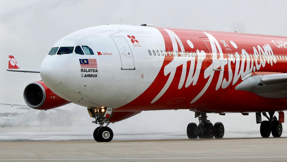 Accord airasia-airbus pour restructurer une commande de centaines d'avions