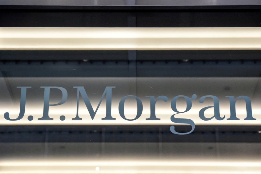 Photo d'archives du logo jpmorgan a new york, aux etats-unis