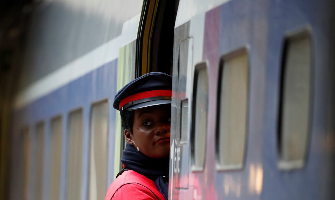 Sncf: l'etat reprendra 25 milliards d'euros de dette en 2020, 10 milliards d'euros en 2022