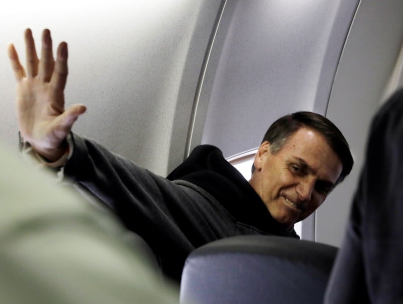Bresil/presidentielle: bolsonaro creuse l'ecart dans les intentions de vote
