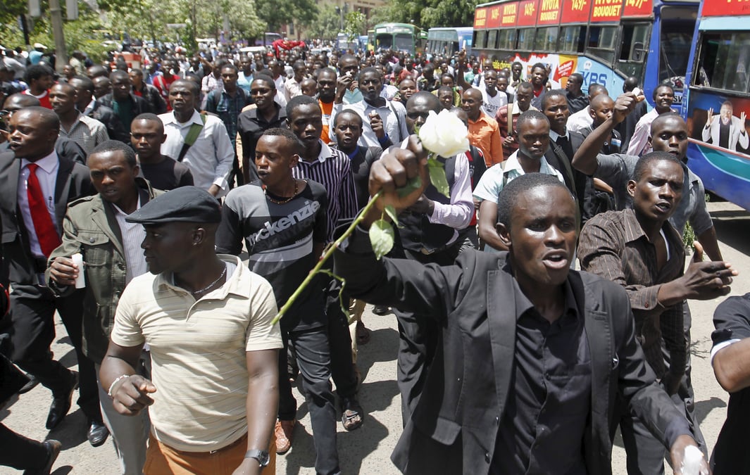 Des etudiants manifestent a nairobi pour reclamer plus de securite