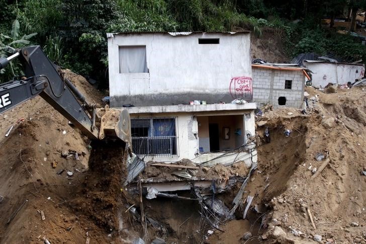 Le bilan du glissement de terrain au guatemala s'alourdit