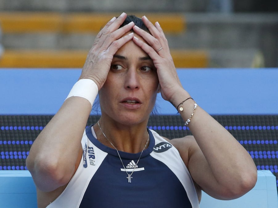 Ivanovic et muguruza qualifiees, les italiennes a la peine