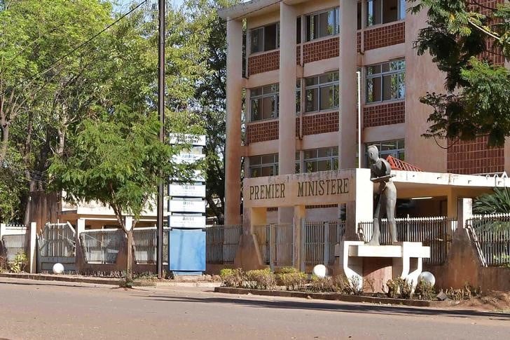 Le premier ministre burkinabe sur les sites de la double attaque de ouagadougou