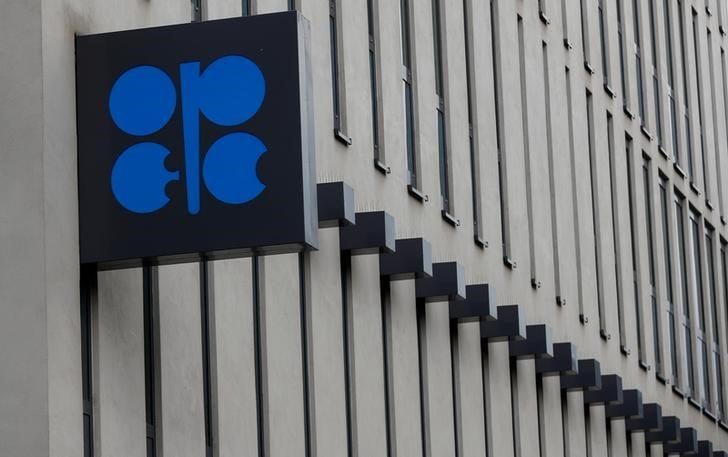 L'opep songe a une hausse de 1 million de barils par jourde l'offre de petrole
