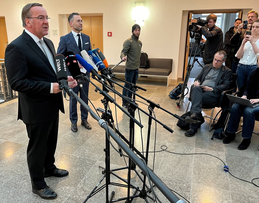 Le ministre allemand de la defense, boris pistorius, s'exprime a berlin
