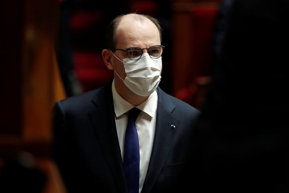 Castex accuse le pen de recuperer politiquement la tribune des generaux