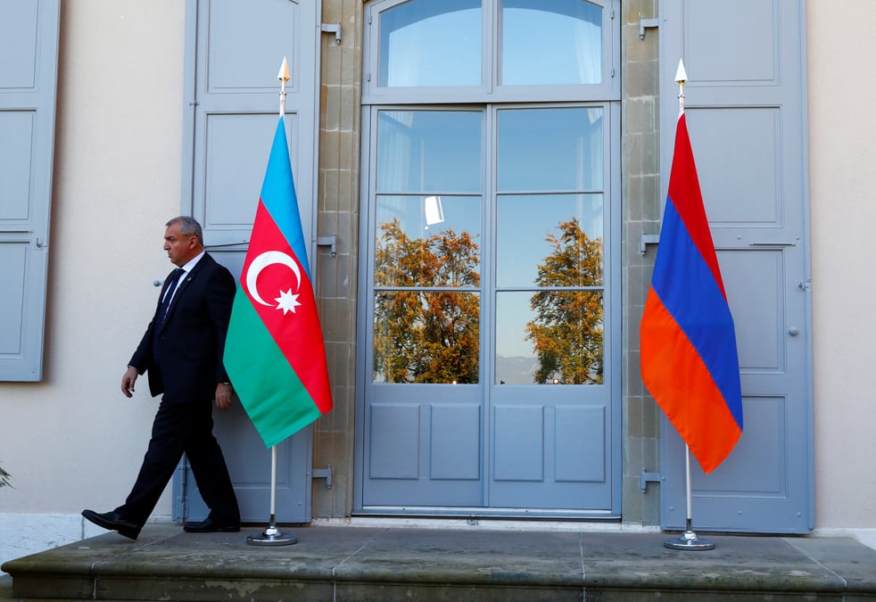 L'azerbaidjan accuse l'armenie de tirs le long de la frontiere