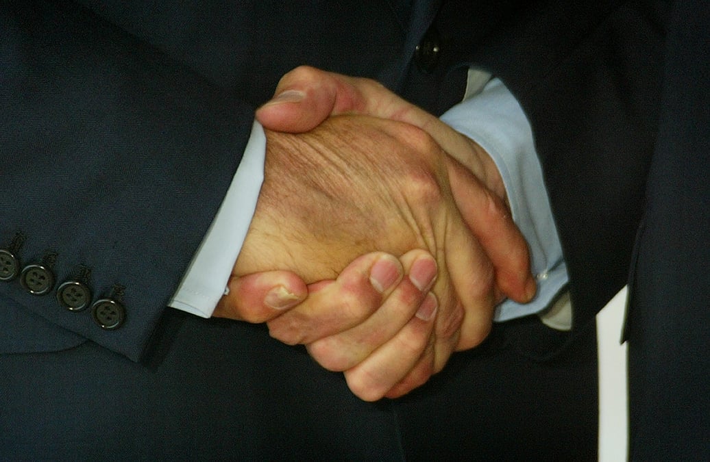 Les fusions-acquisitions ralenties par les tensions commerciales