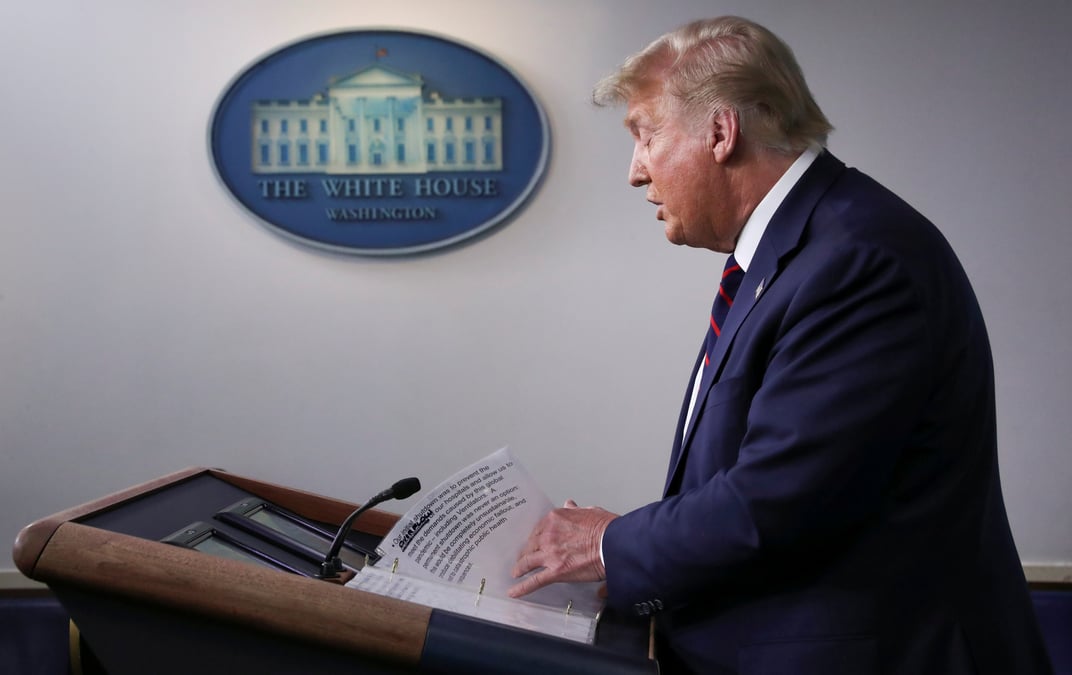 Coronavirus: trump appelle les americains a porter un masque