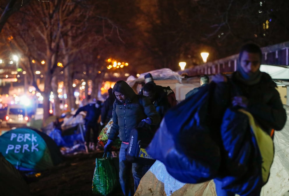 France: evacuation de camps de migrants en seine-saint-denis