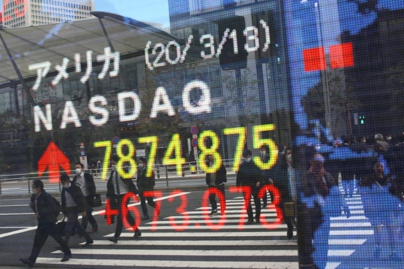 La bourse de tokyo termine en hausse