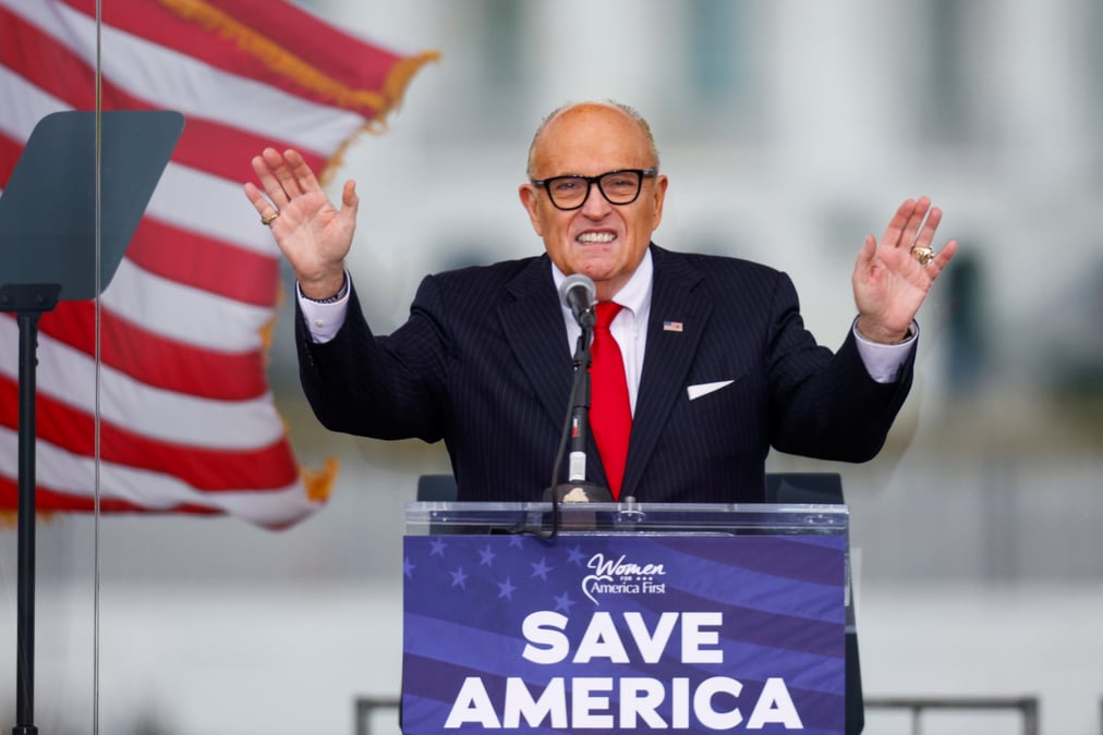 Usa: trump devrait gracier 100 personnes, mais pas giuliani ni bannon, selon deux sources