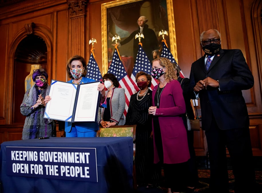 Etats-unis: "shutdown" evite, vote sur les infrastructures repousse