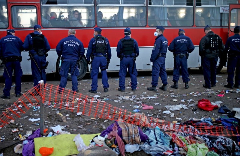 Budapest installe des renforts de police a la frontiere serbe