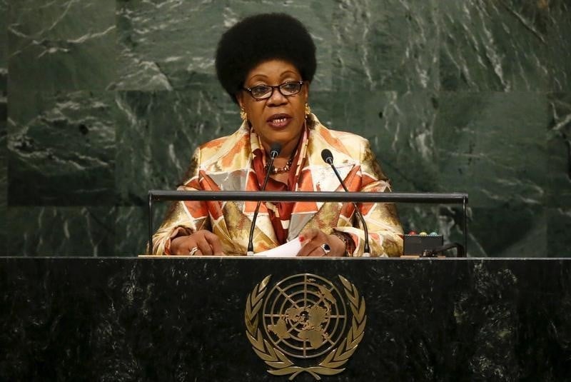 La presidente de centrafrique deplore que les casques bleus n'aient pas ramene la paix