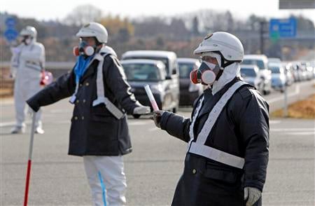2011-03-12T121425Z_01_APAE72B0Y0300_RTROPTP_3_OFRWR-JAPON-NUCLEAIRE-EVACUATIONS-20110312.JPG