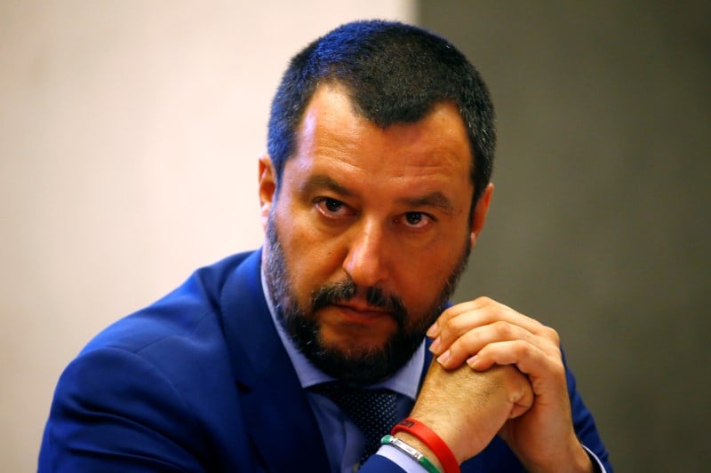 Dispute italie-malte sur un bateau transportant des migrants