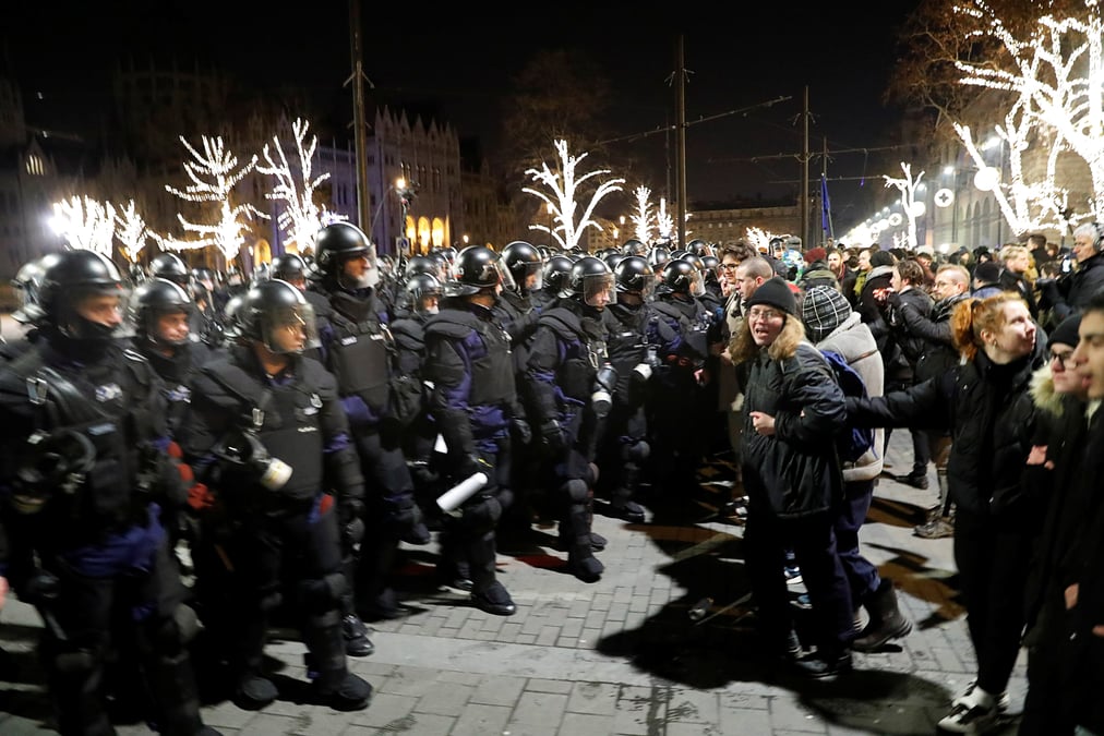 Manifestation en hongrie contre la reforme de la loi du travail