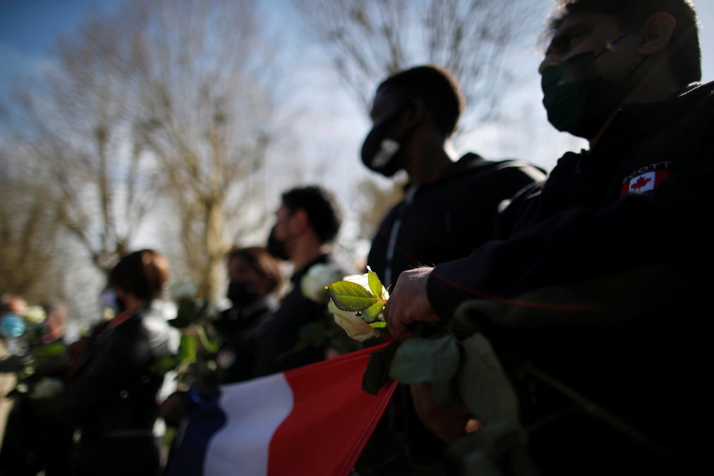 France: citoyens, imams et policiers rendent hommage a la fonctionnaire assassinee